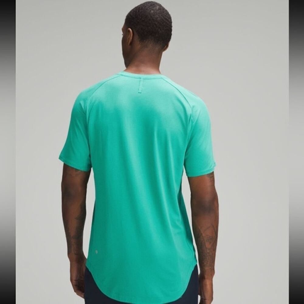 Lululemon Men’s Drysense Short Sleeve Shirt in Maldives Green - Picture 2 of 11